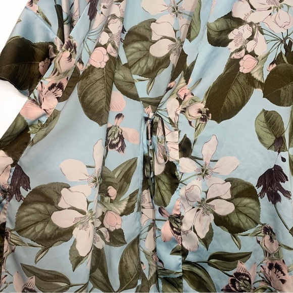 Victoria’s Secret Here Comes The Bride Satin Floral Blue Flounce Kimono Robe XS - Picture 6 of 10